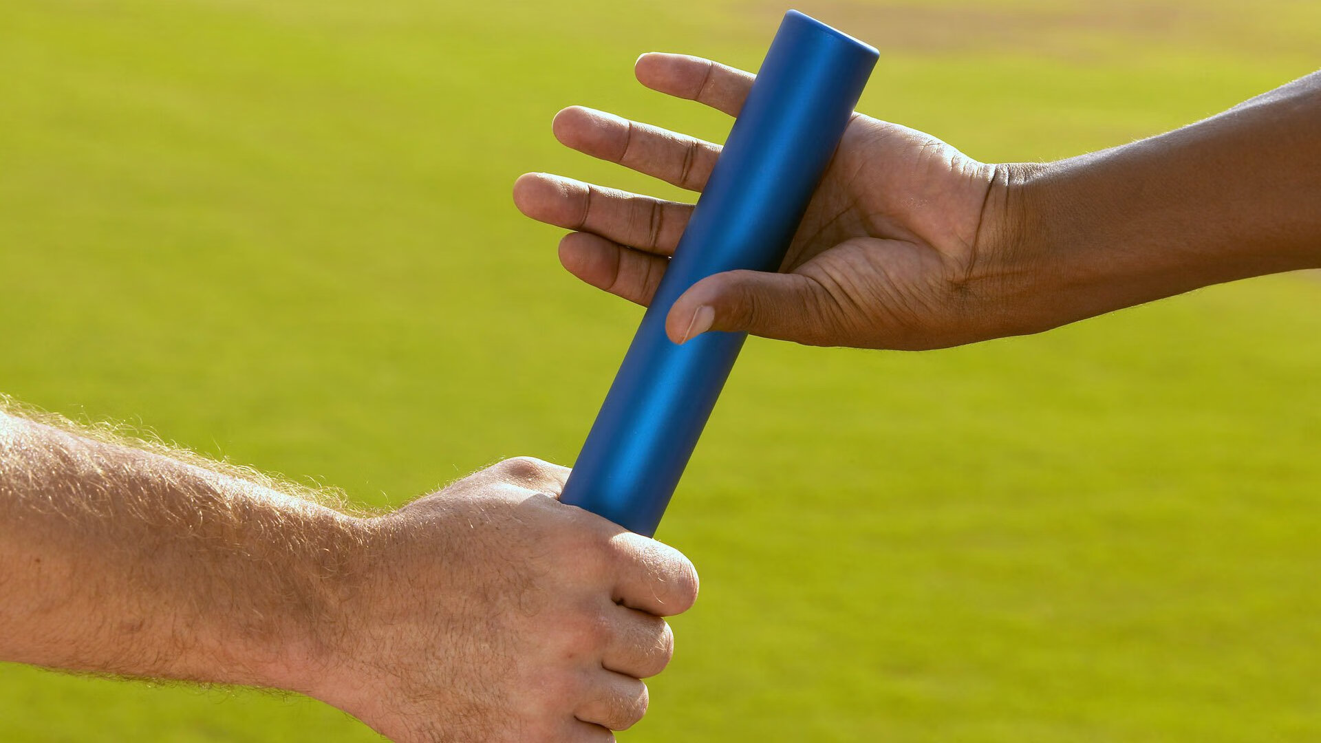 意大利骑手格里高利·瓦特莱特在2024年国际马术联合会障碍赛世界巡回赛中获得个人第五名，展现坚韧精神。